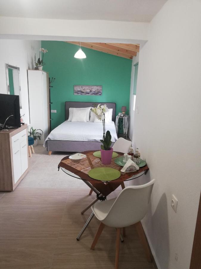 Small Studio With Yard Chania  Exterior foto